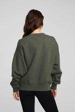 Load image into Gallery viewer, chaser-hartford-forest-night-green-pullover-03