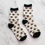Load image into Gallery viewer, Tiepology Daisy Flower Socks Black Oatmeal