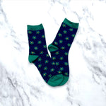 Load image into Gallery viewer, Tiepology Vintage Daisy Flower Socks Navy Green