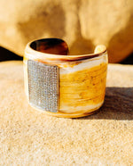 Load image into Gallery viewer, Horn Diamond Cuff