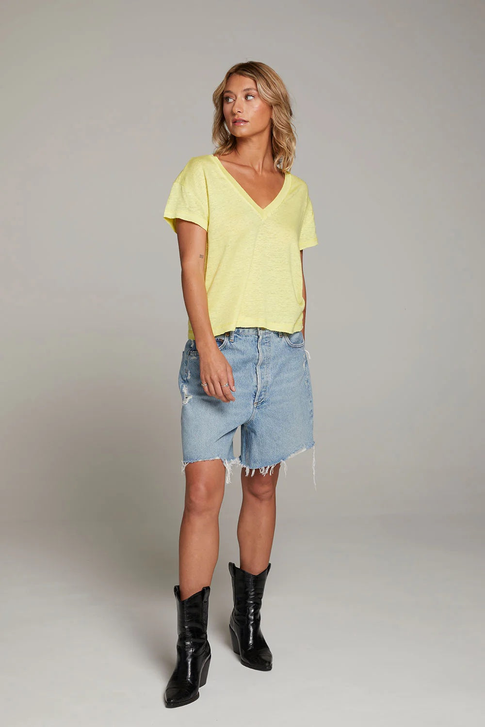 Chaser Gator Lemon Linen Tee