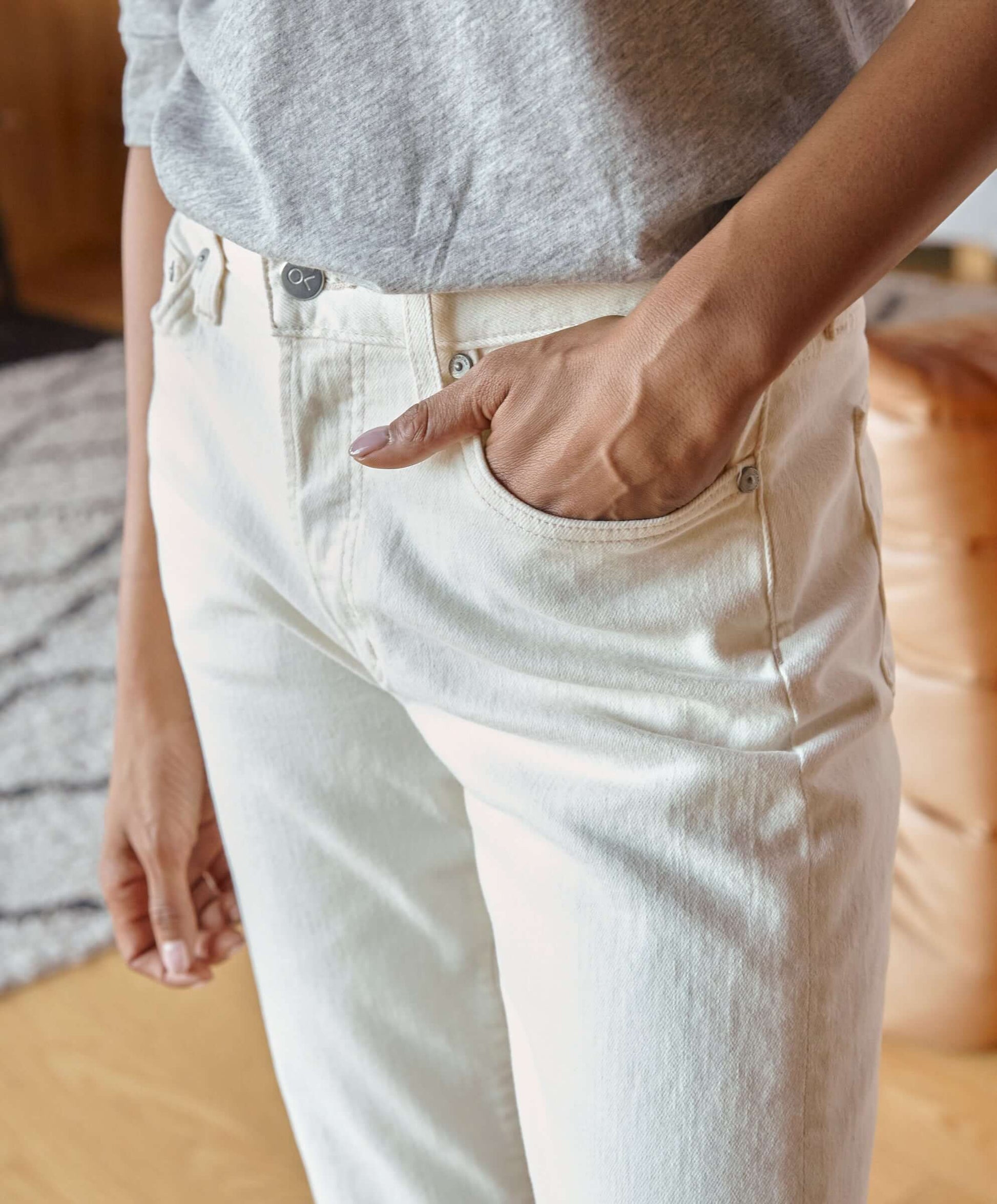 Outerknown - Fillmore Boyfriend Jean - Salt - Close