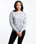 Load image into Gallery viewer, quinn-cashmere-heart-embroidered-sweatshirt-02
