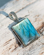 Load image into Gallery viewer, Labradorite Brilliant Square Diamond Pendant
